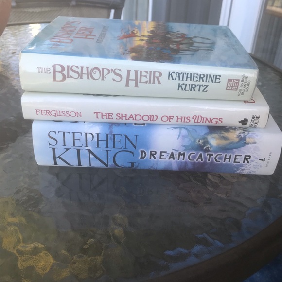 3 Hard cover Fiction books - Picture 2 of 8